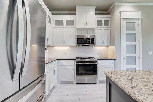3008 Hunter Crest Drive, Edmond, OK 73034