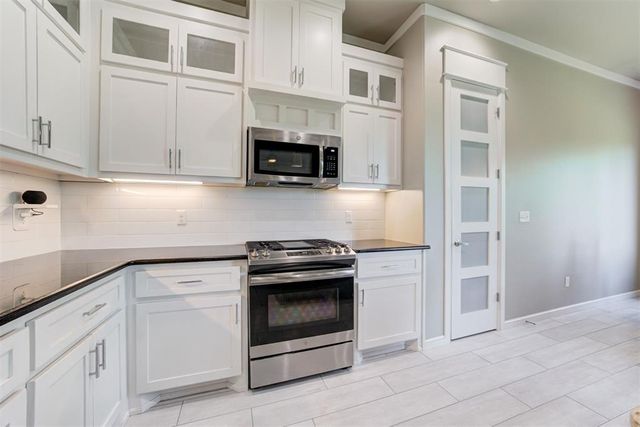 3008 Hunter Crest Drive, Edmond, OK 73034