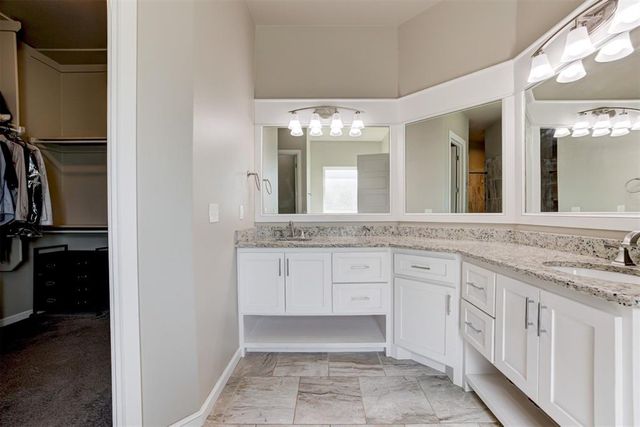 3008 Hunter Crest Drive, Edmond, OK 73034