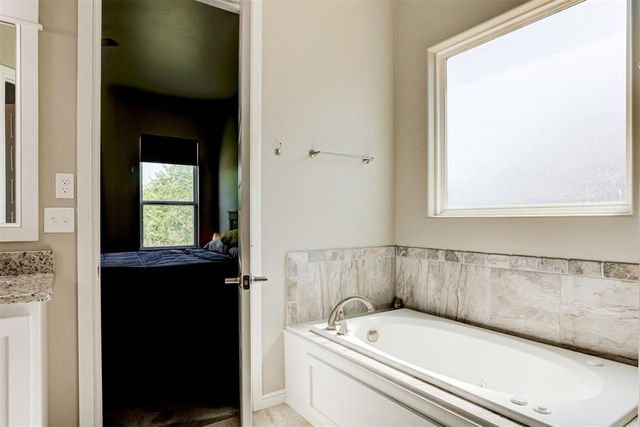 3008 Hunter Crest Drive, Edmond, OK 73034