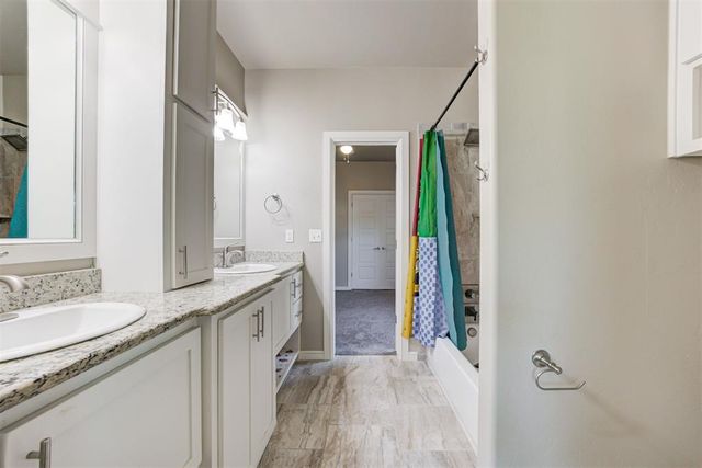 3008 Hunter Crest Drive, Edmond, OK 73034