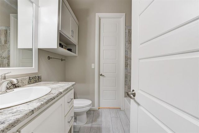 3008 Hunter Crest Drive, Edmond, OK 73034