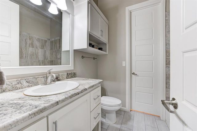 3008 Hunter Crest Drive, Edmond, OK 73034