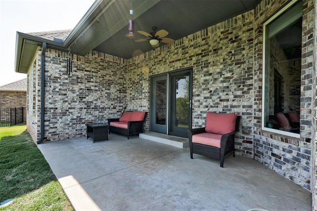 3008 Hunter Crest Drive, Edmond, OK 73034