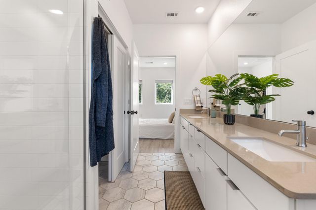 5924 S Congress Ave 85, Austin, TX 78745