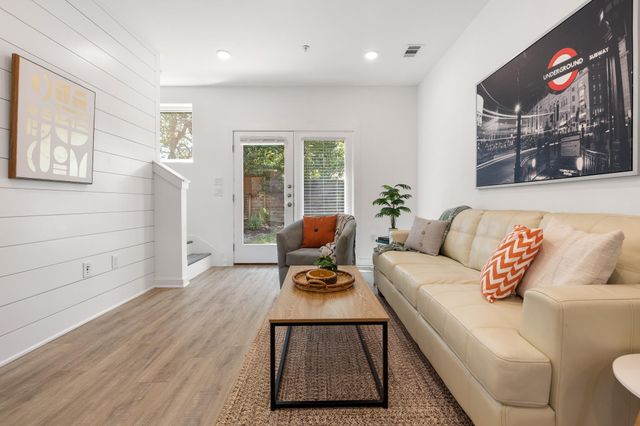 5924 S Congress Ave 85, Austin, TX 78745