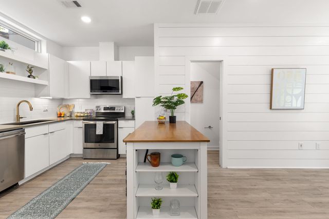 5924 S Congress Ave 85, Austin, TX 78745