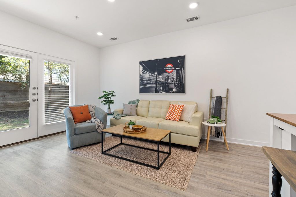 5924 S Congress Ave 85, Austin, TX 78745