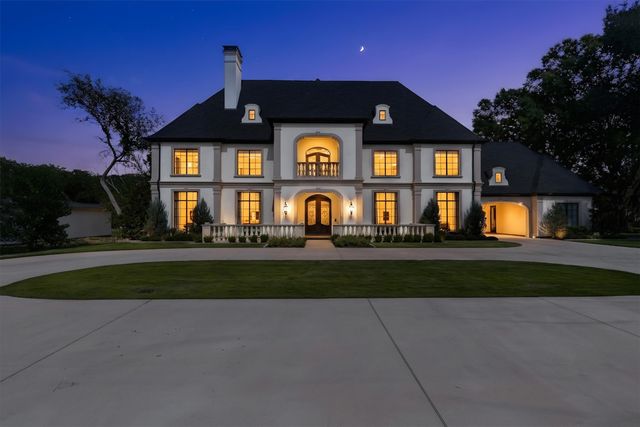 1029 Shady Oaks Drive, Southlake, TX 76092
