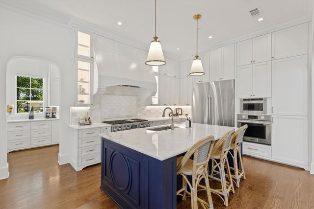 1029 Shady Oaks Drive, Southlake, TX 76092