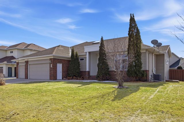 2314 Rose Creek Boulevard S, Fargo, ND 58104