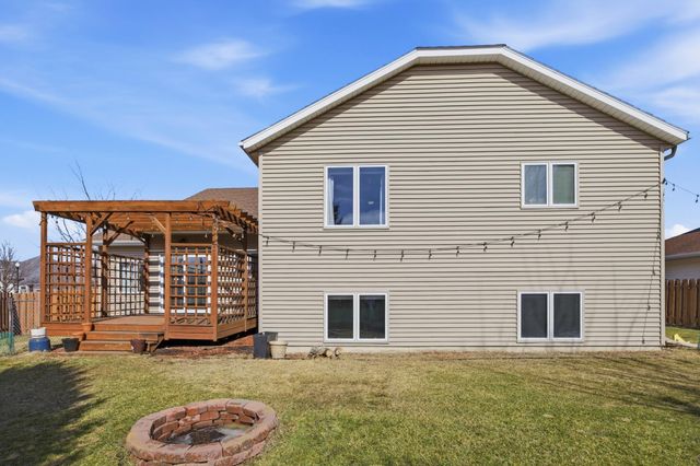 2314 Rose Creek Boulevard S, Fargo, ND 58104