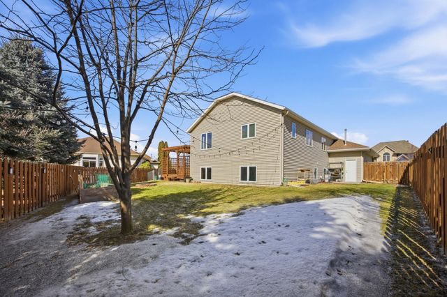 2314 Rose Creek Boulevard S, Fargo, ND 58104