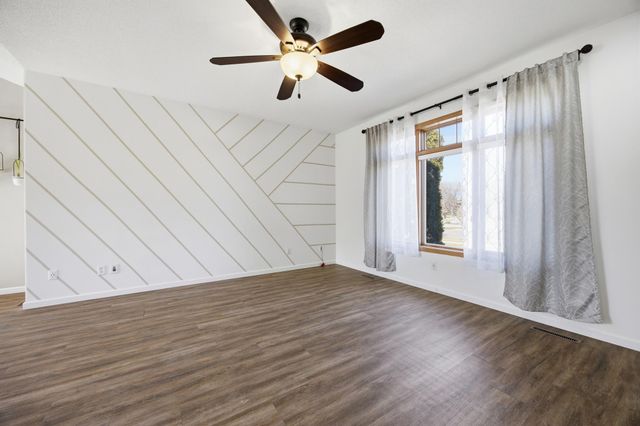 2314 Rose Creek Boulevard S, Fargo, ND 58104