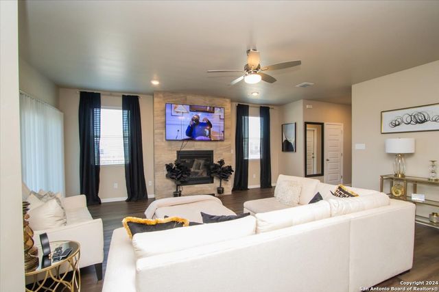 12904 LIAM CT, St Hedwig, TX 78152