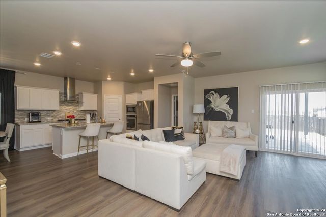 12904 LIAM CT, St Hedwig, TX 78152