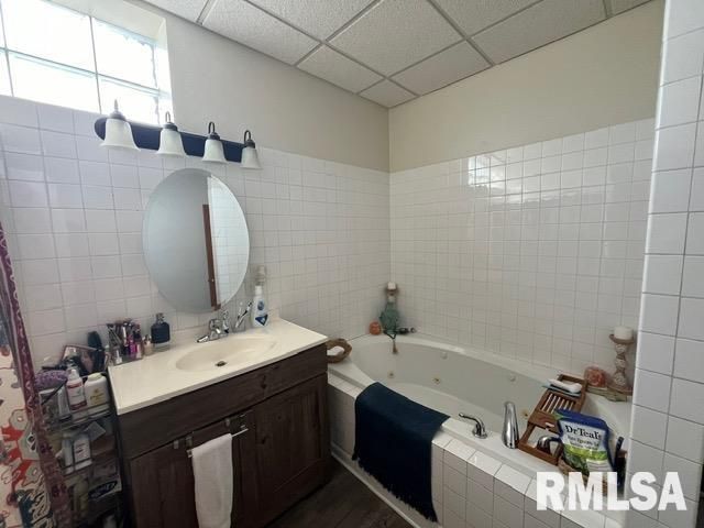 1115 W 3RD Street, Davenport, IA 52802