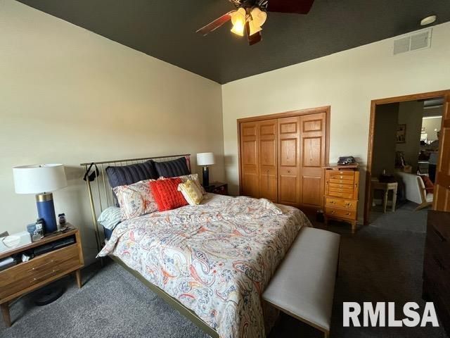 1115 W 3RD Street, Davenport, IA 52802