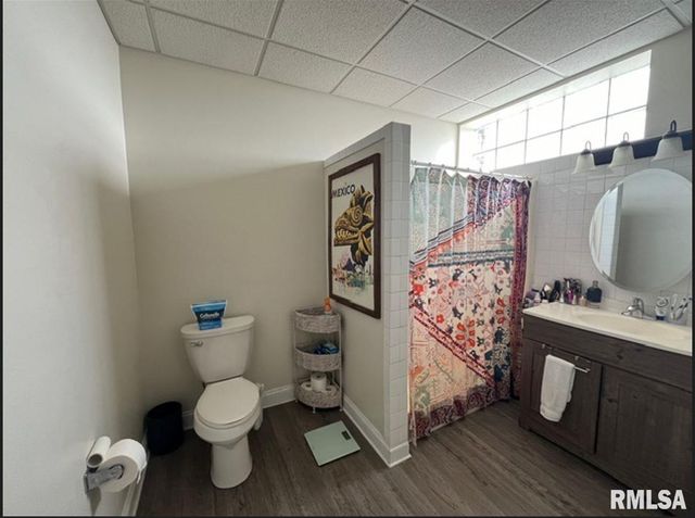 1115 W 3RD Street, Davenport, IA 52802