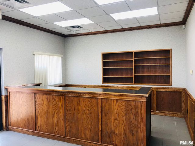 1115 W 3RD Street, Davenport, IA 52802