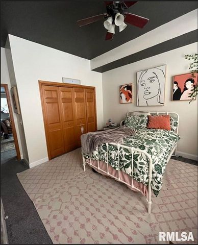 1115 W 3RD Street, Davenport, IA 52802