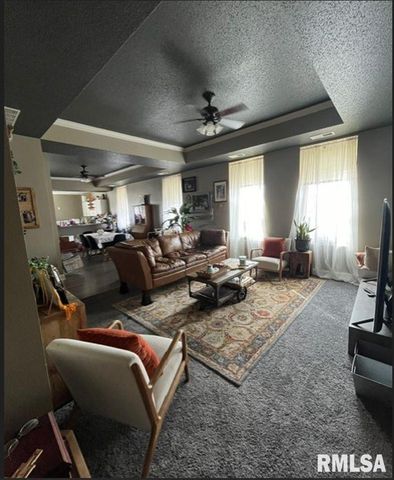 1115 W 3RD Street, Davenport, IA 52802