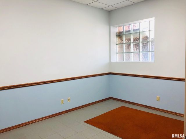 1115 W 3RD Street, Davenport, IA 52802