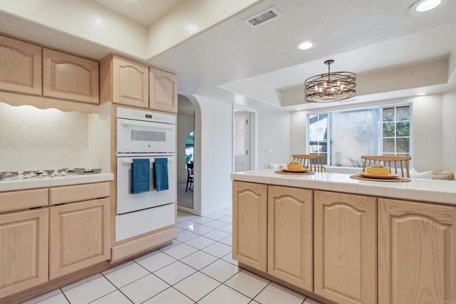 2399 Ivy Road, Oceanside, CA 92054