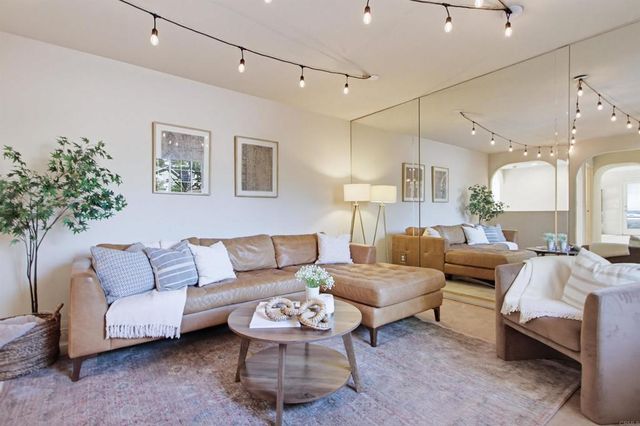 2399 Ivy Road, Oceanside, CA 92054