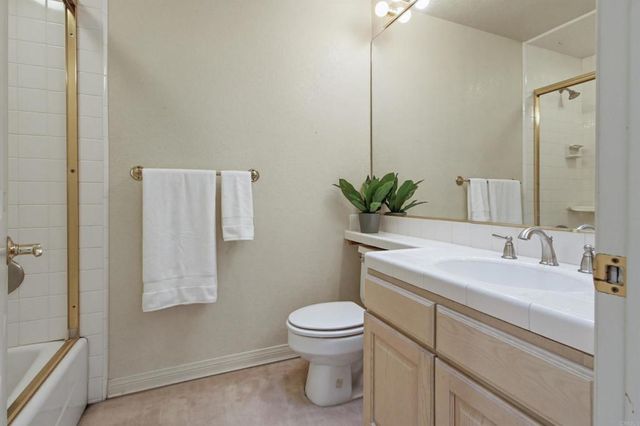 2399 Ivy Road, Oceanside, CA 92054