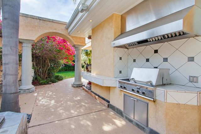 2399 Ivy Road, Oceanside, CA 92054