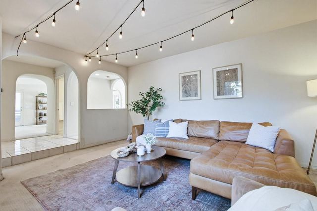 2399 Ivy Road, Oceanside, CA 92054