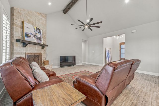 212 Buena Vista Drive, Godley, TX 76044