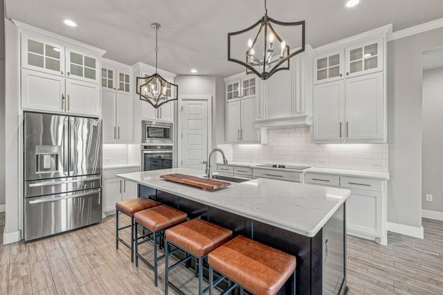 212 Buena Vista Drive, Godley, TX 76044