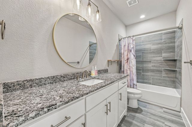 212 Buena Vista Drive, Godley, TX 76044
