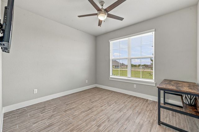 212 Buena Vista Drive, Godley, TX 76044