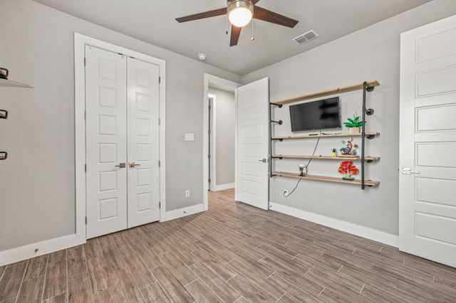 212 Buena Vista Drive, Godley, TX 76044