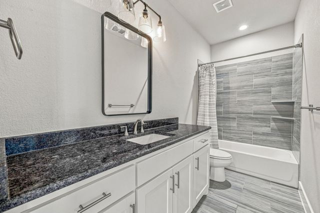 212 Buena Vista Drive, Godley, TX 76044