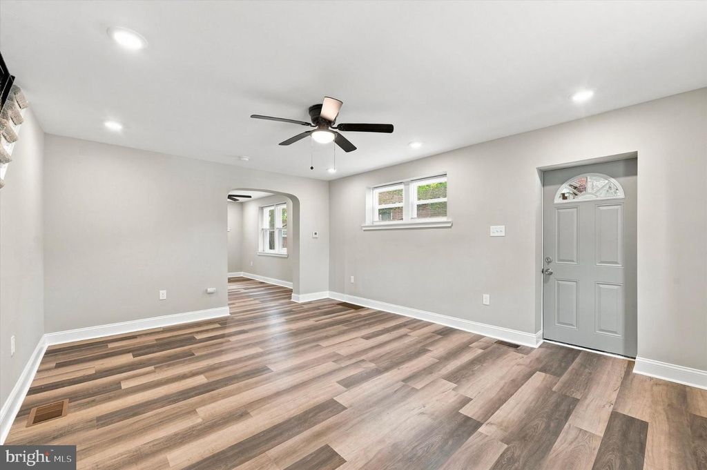 204 E MARSHALL RD, LANSDOWNE, PA 19050 — photo 4