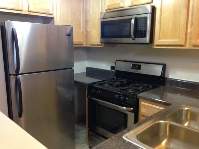 1050 W Dickens Avenue 3, Chicago, IL 60614