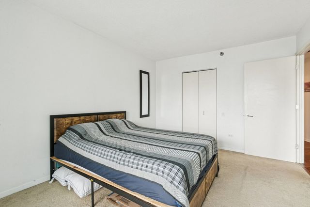 400 N La Salle Drive 2208, Chicago, IL 60654