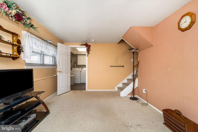 27 LAKEVIEW DR, Hamilton, NJ 08620