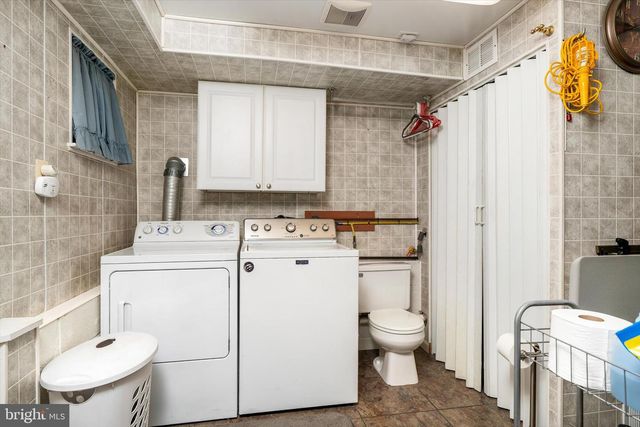 27 LAKEVIEW DR, Hamilton, NJ 08620