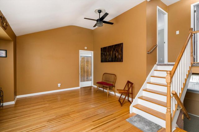 27 LAKEVIEW DR, Hamilton, NJ 08620