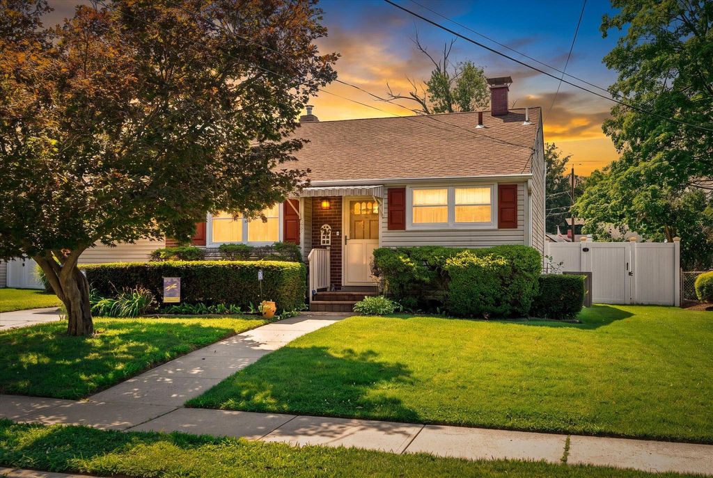 27 LAKEVIEW DR, Hamilton, NJ 08620
