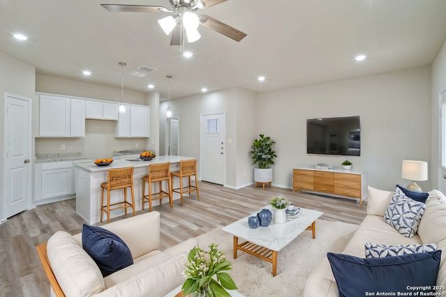 9193 Dietz Elkhorn Rd Apt 36, Boerne, TX 78015