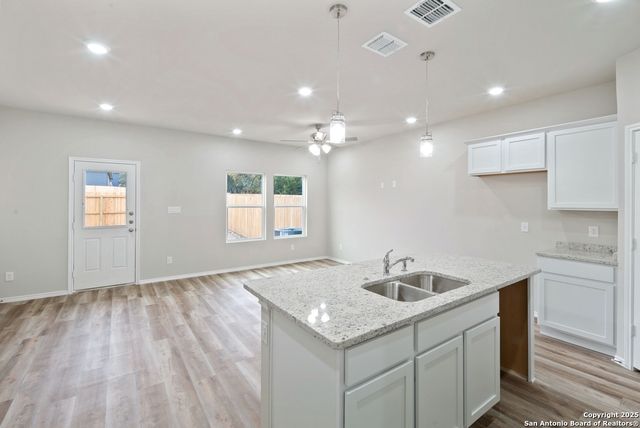 9193 Dietz Elkhorn Rd Apt 36, Boerne, TX 78015