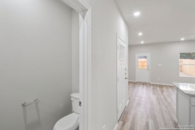 9193 Dietz Elkhorn Rd Apt 36, Boerne, TX 78015