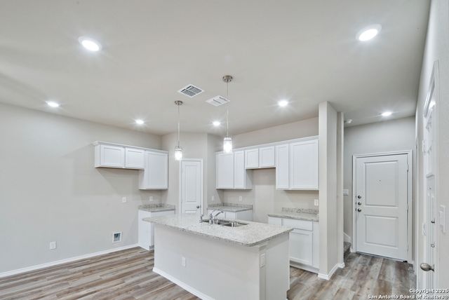 9193 Dietz Elkhorn Rd Apt 36, Boerne, TX 78015