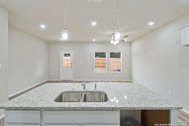9193 Dietz Elkhorn Rd Apt 36, Boerne, TX 78015